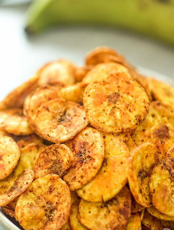 Homemade Baked Plantain Chips - Countsofthenetherworld.com